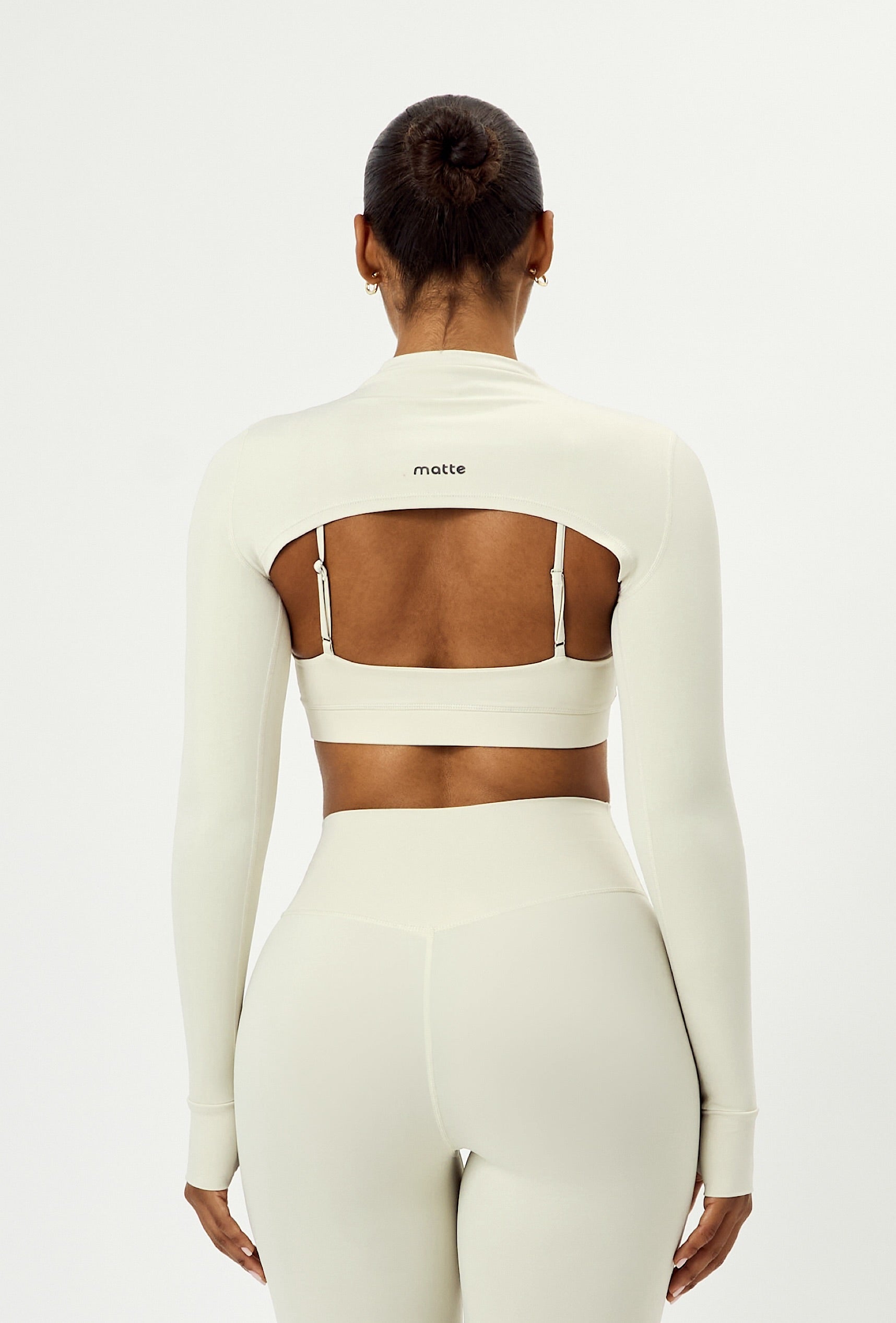 Mock Studio Crop - Vanilla